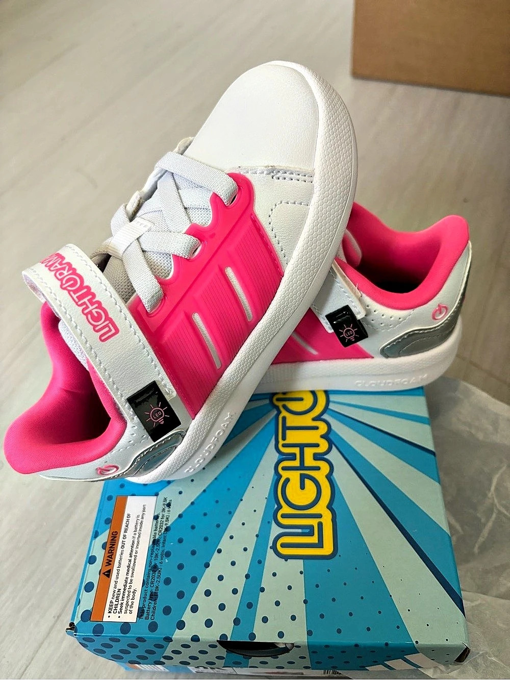 Light Lightorama Court EL C Kids Sneakers White & Pink US 11K NWT